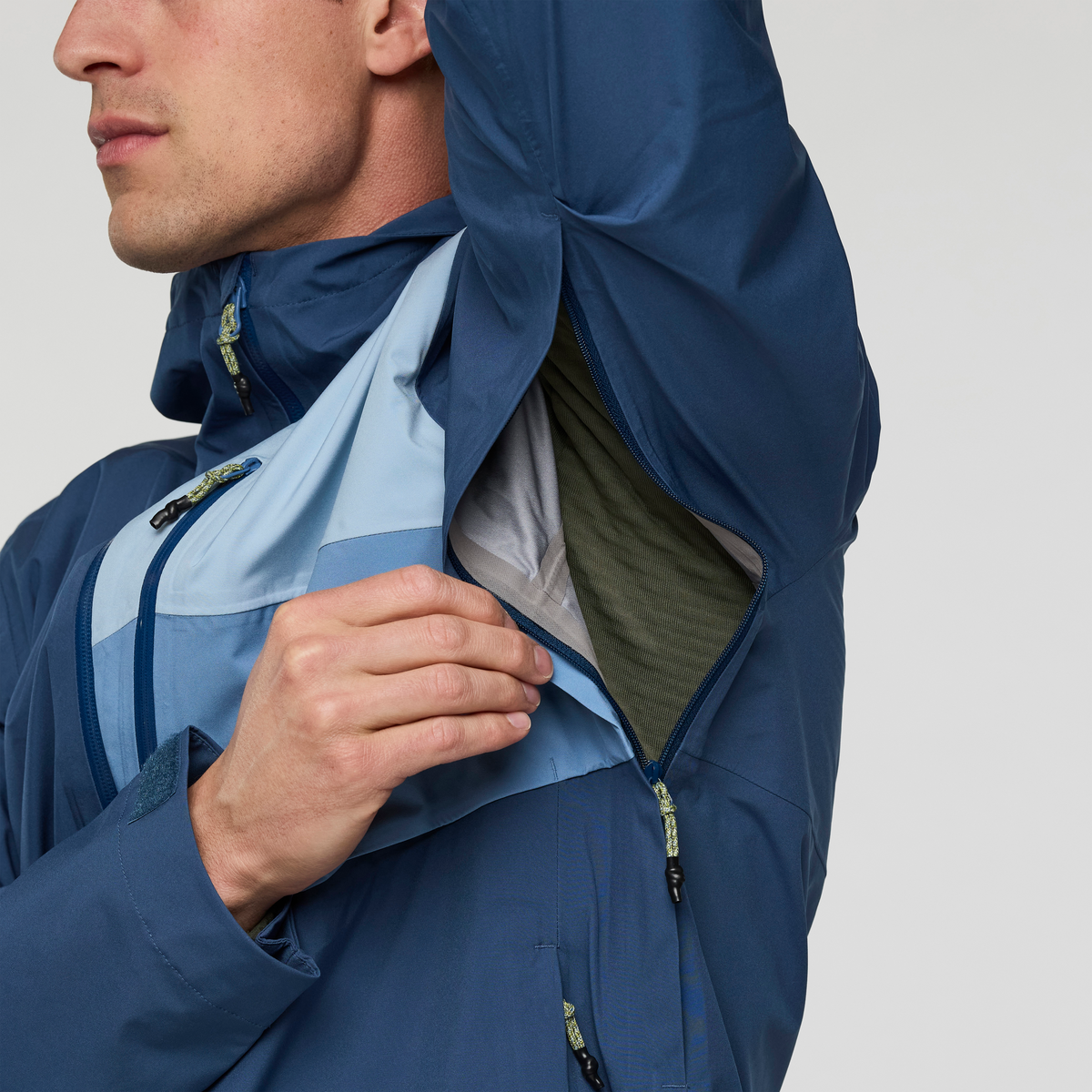 Impermeo 3L Hooded Shell Jacket - Men's - Image 36